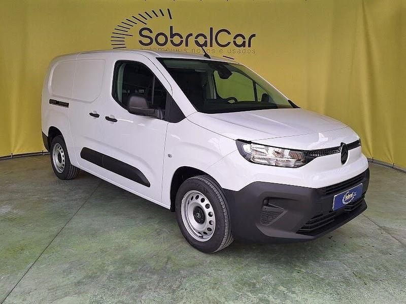 Branco Usado 2024 Citroën Berlingo Feel Monovolume | € 23.500 (Caro) - Imagem 1/4