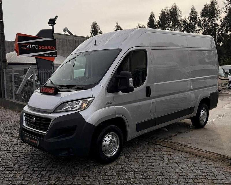 Usado Fiat Ducato 130 HP (95 kW) 2015 Cinzento Van