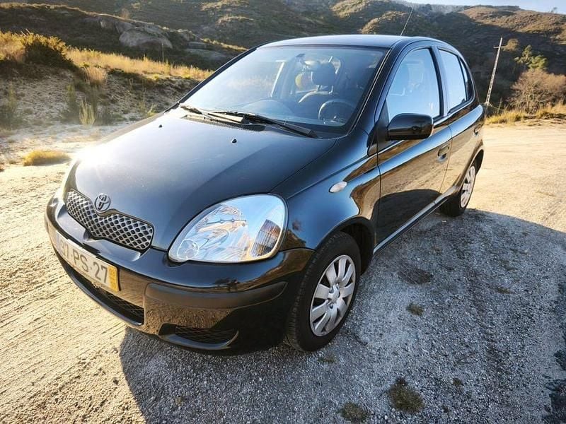 Usado 2003 Toyota Yaris Sedan | € 3.500 (Preço justo) - Imagem 1/4