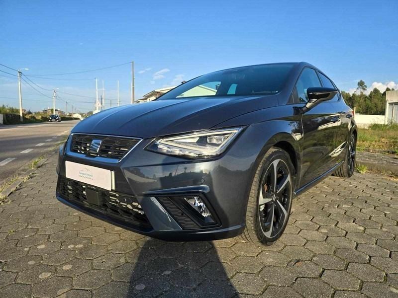 Cinzento Usado 2023 Seat Ibiza Citadino | € 18.750 (Preço justo) - Imagem 1/4