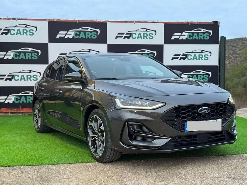 Cinza Usado 2023 Ford Focus ST-Line X | € 23.750 (Preço justo) - Imagem 1/4