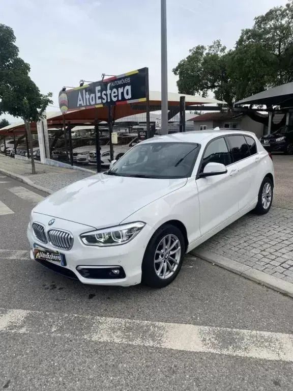 Branco Usado 2018 BMW 116 Comfort Edition Citadino | € 20.900 (Caro) - Imagem 1/4