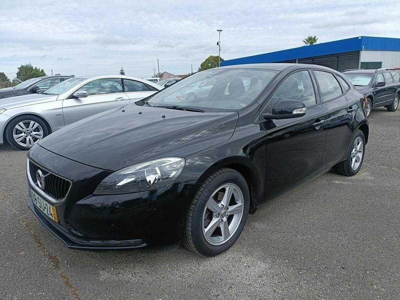 Preto Usado 2017 Volvo V40 Momentum Carrinha | € 14.500 (Preço justo) - Imagem 1/4