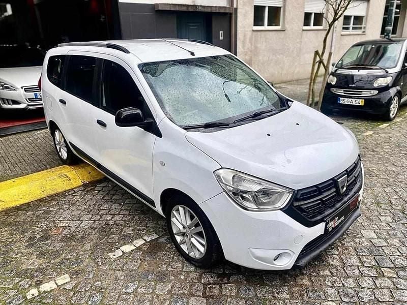 Usado Dacia Lodgy 115 HP (84 kW) 2019 Branco Monovolume