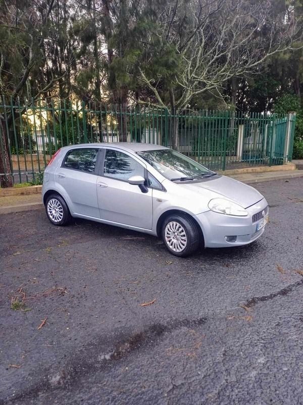 Cinzento Usado 2009 Fiat Punto Citadino | € 3.800 (Preço justo) - Imagem 1/4