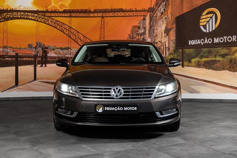 Usado VW CC 140 HP (102 kW) 2014 Castanho Sedan