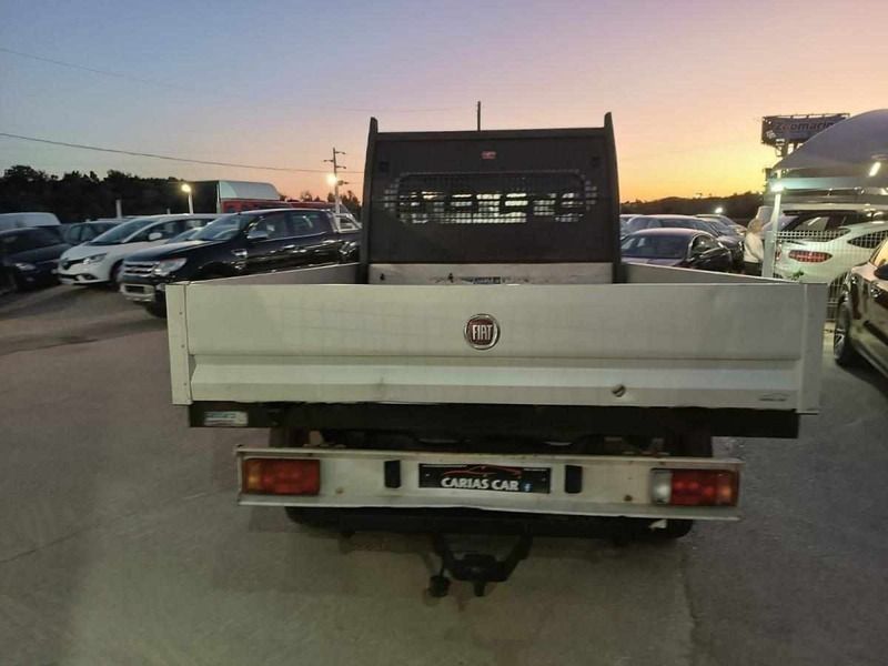 Usado Fiat Ducato 100 HP (73 kW) 2011 Branco Van