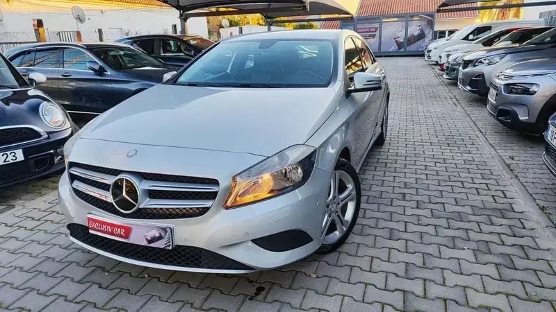 Usado Mercedes A180 Urban 109 HP (80 kW) 2014 Outra