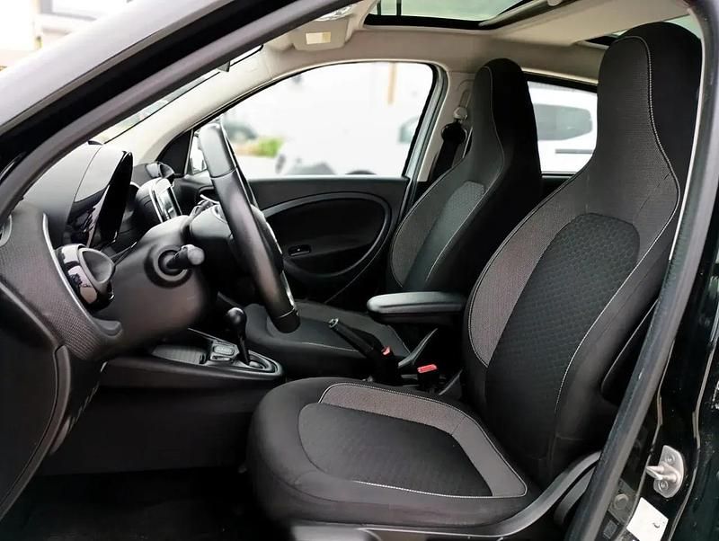 Usado Smart ForFour Electric Drive Passion 60 kW (82 HP) 2020 Cinzento