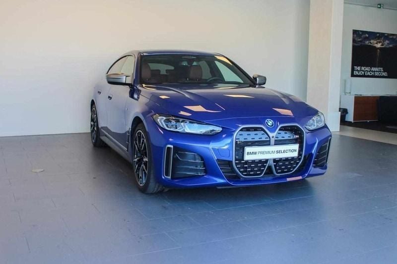 Usado BMW i4 400 kW (544 HP) 2023 Azul Sedan