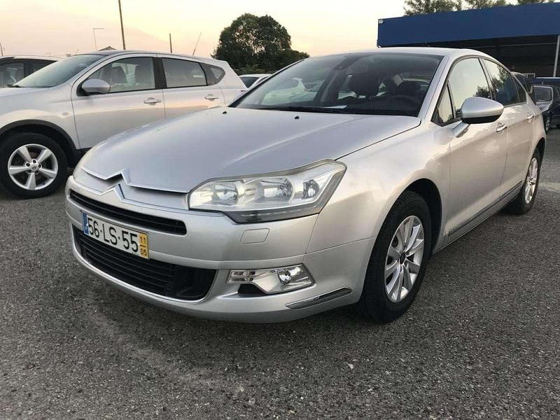 Cinzento Usado 2011 Citroën C5 Sedan | € 8.000 (Caro) - Imagem 1/4