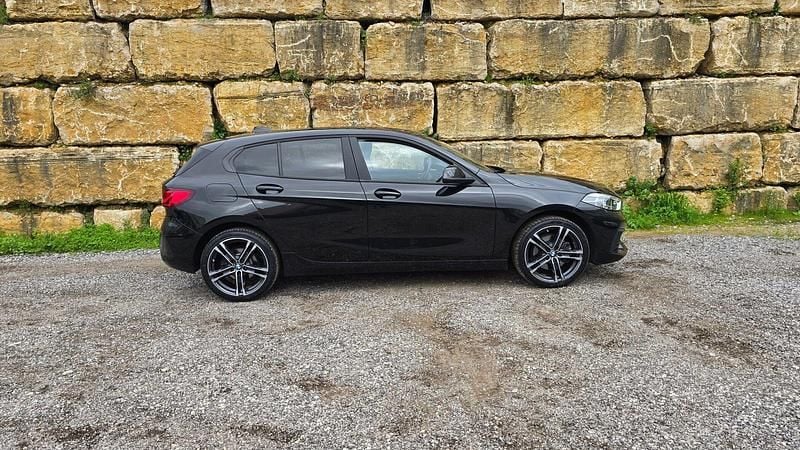 Usado BMW 116 Sport Line 116 HP (85 kW) 2021 Preto Citadino