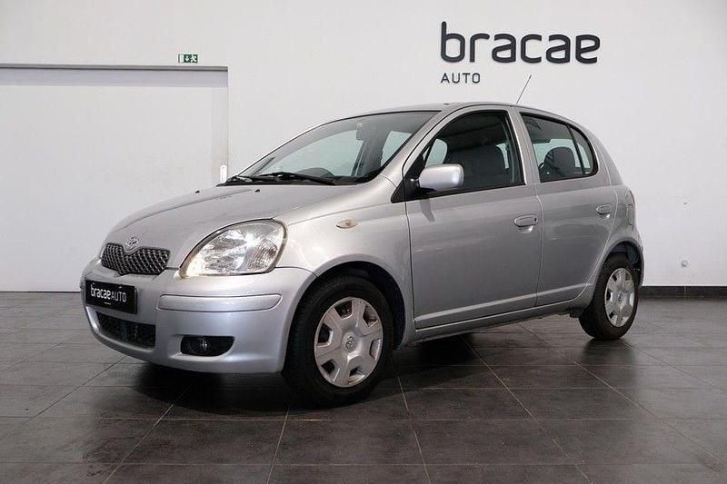 Usado Toyota Yaris 65 HP (47 kW) 2005 Cinzento