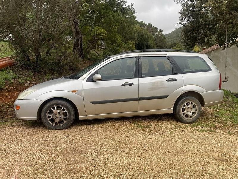 Usado 2000 Ford Focus Sedan | € 1.200 (Preço justo) - Imagem 1/4