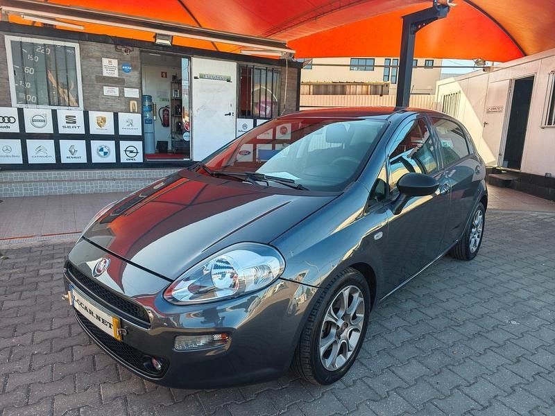 Cinza Usado 2018 Fiat Punto Easy Citadino | € 10.900 (Caro) - Imagem 1/4
