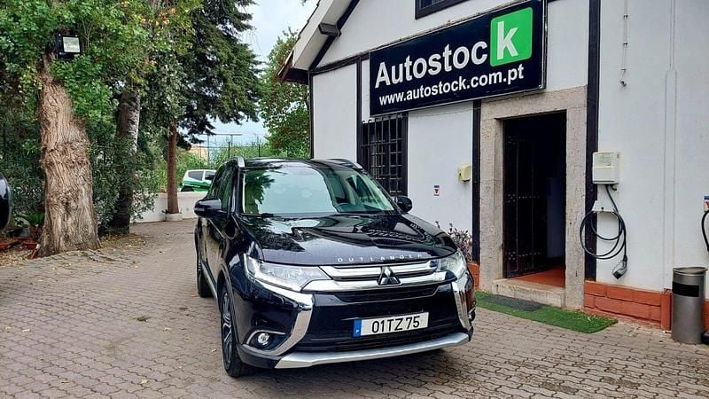 Preto Usado 2017 Mitsubishi Outlander Instyle SUV | € 15.800 (Preço justo) - Imagem 1/4