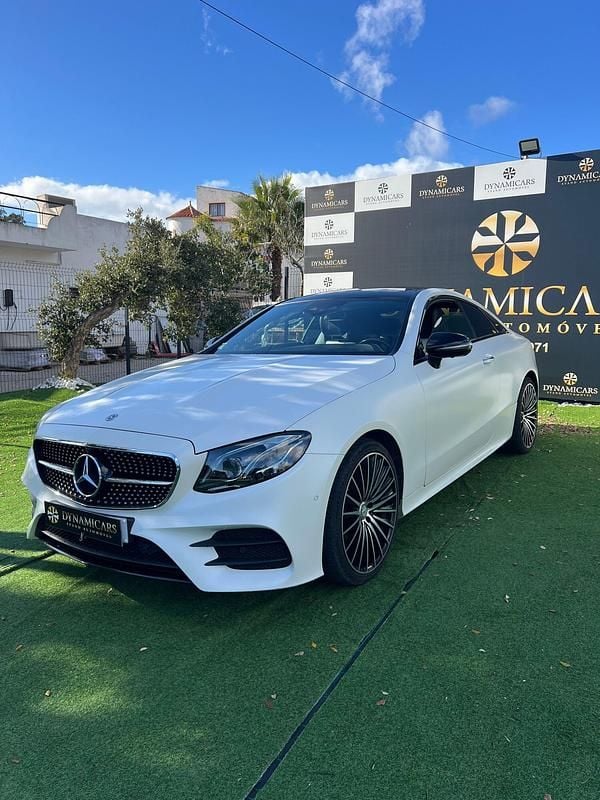 Branco Usado 2018 Mercedes E220 AMG line Coupé | € 37.990 (Preço justo) - Imagem 1/4