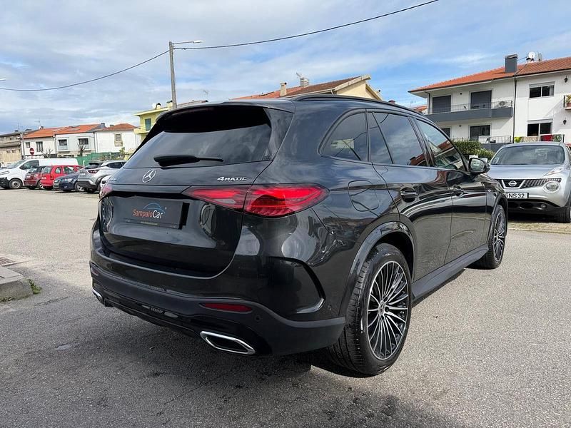 Usado Mercedes GLC300 333 HP (244 kW) 2025 Cinza SUV