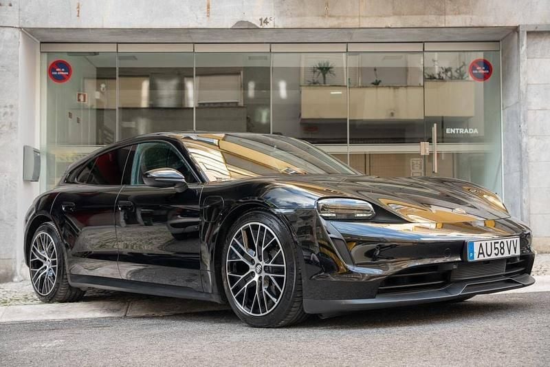 Usado Porsche Taycan 300 kW (408 HP) 2022 Preto Carrinha