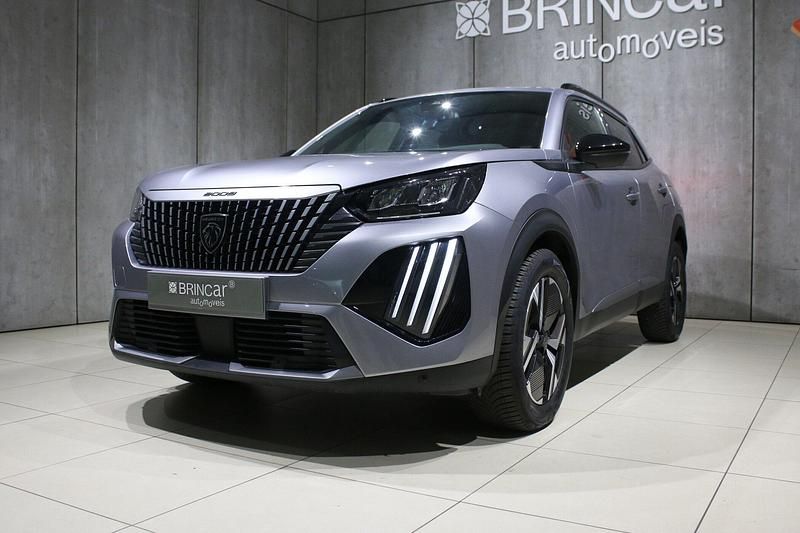 Usado Peugeot 2008 Allure 102 HP (75 kW) 2024 Branco SUV