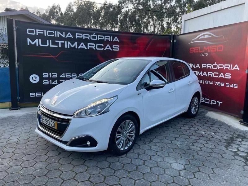 Branco Usado 2017 Peugeot 208 Citadino | € 10.450 (Preço elevado) - Imagem 1/4