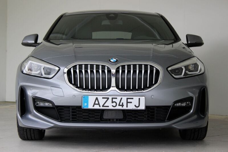 Cinza Usado 2023 BMW 116 Citadino | € 29.500 (Preço justo) - Imagem 1/4