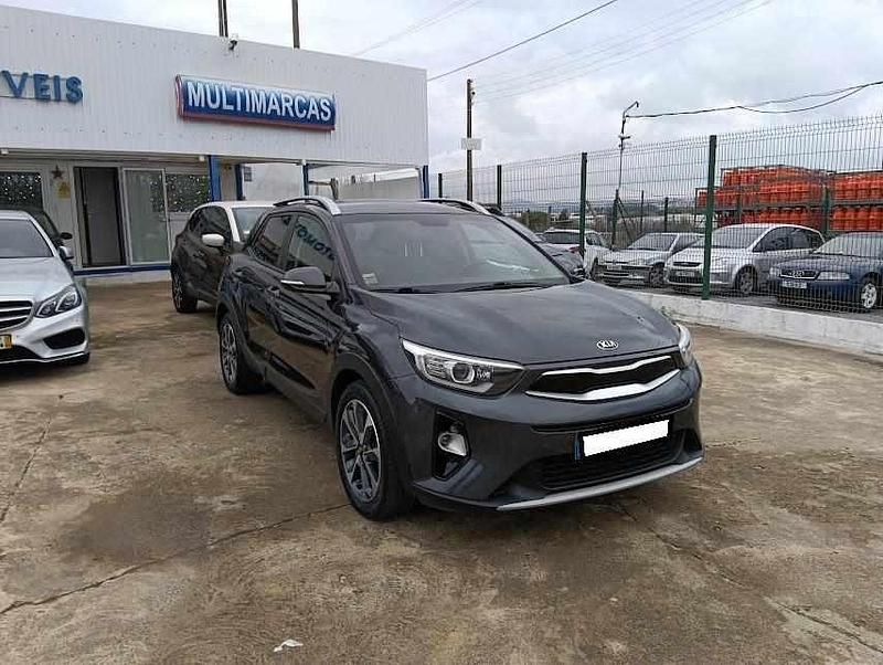 Usado Kia Stonic 120 HP (88 kW) 2017 Cinzento SUV