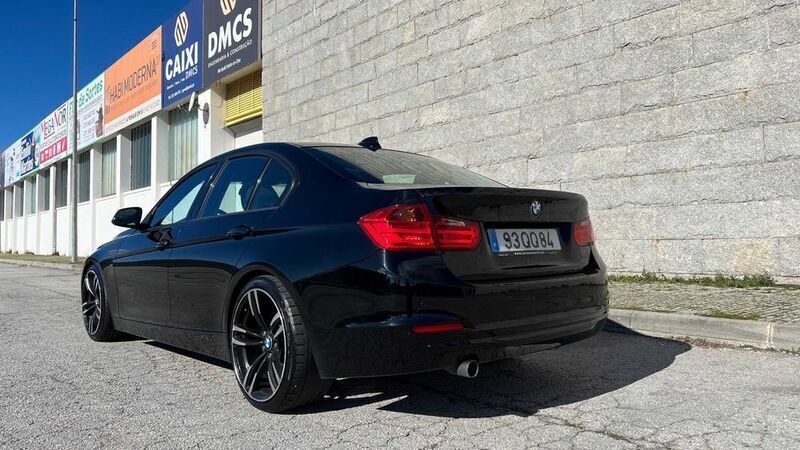 Usado BMW 320 Sport Line 184 HP (135 kW) 2012 Sedan