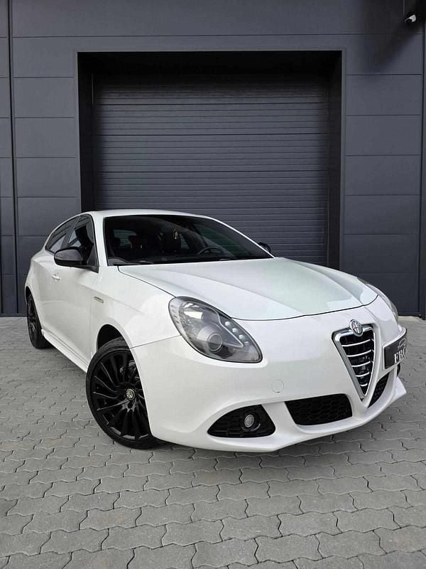 Usado Alfa Romeo Giulietta 105 HP (77 kW) 2011 Branco Citadino