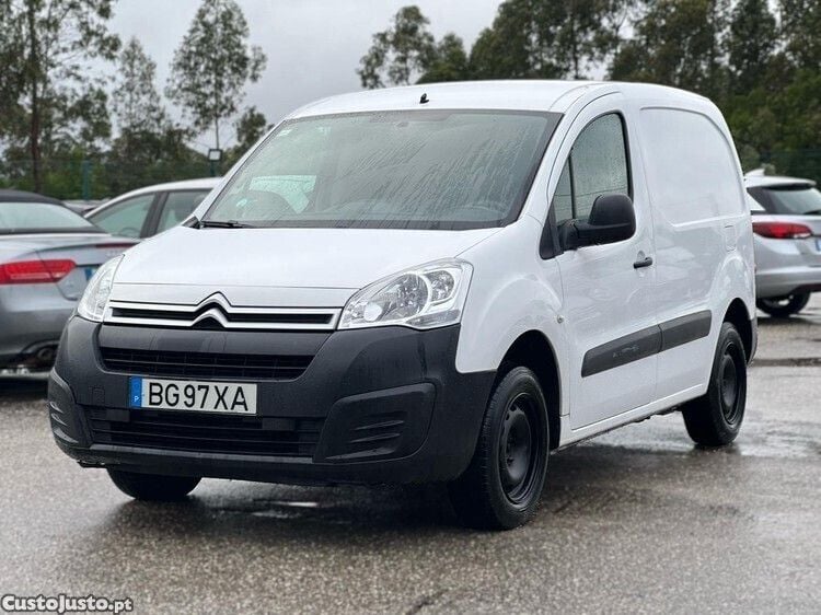 Branco Usado 2018 Citroën Berlingo Monovolume | € 11.500 - Imagem 1/1