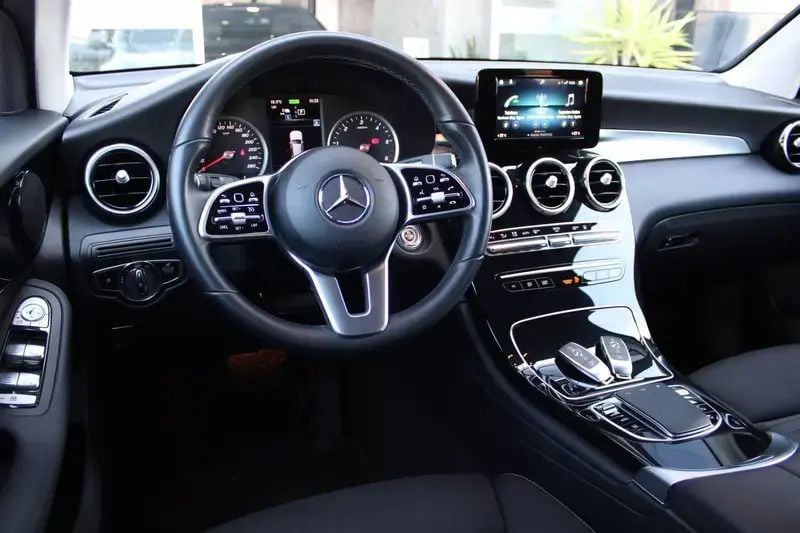 Usado Mercedes GLC300e 320 HP (235 kW) 2021 Cinzento SUV
