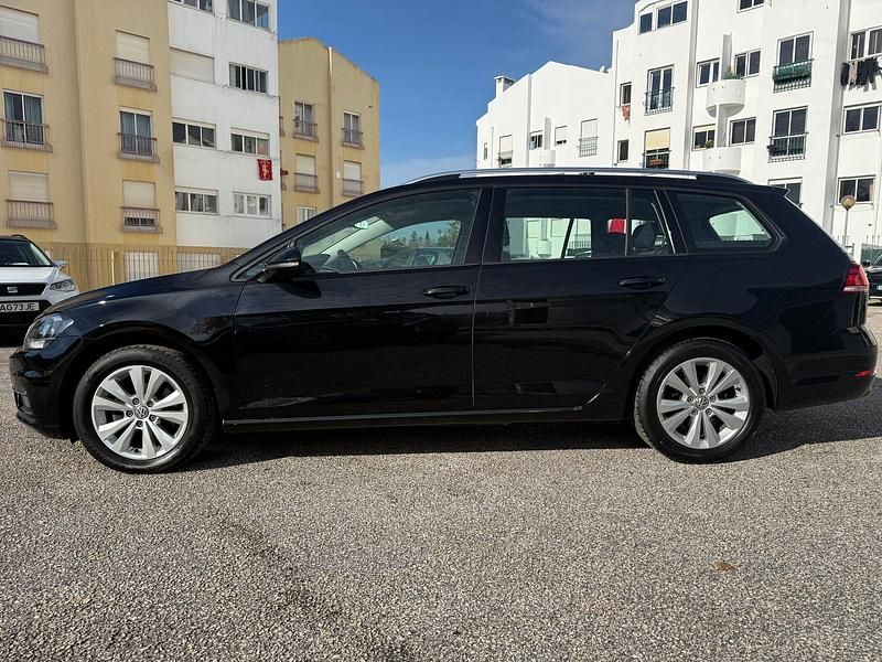 Usado VW Golf VII 116 HP (85 kW) 2019 Preto Carrinha