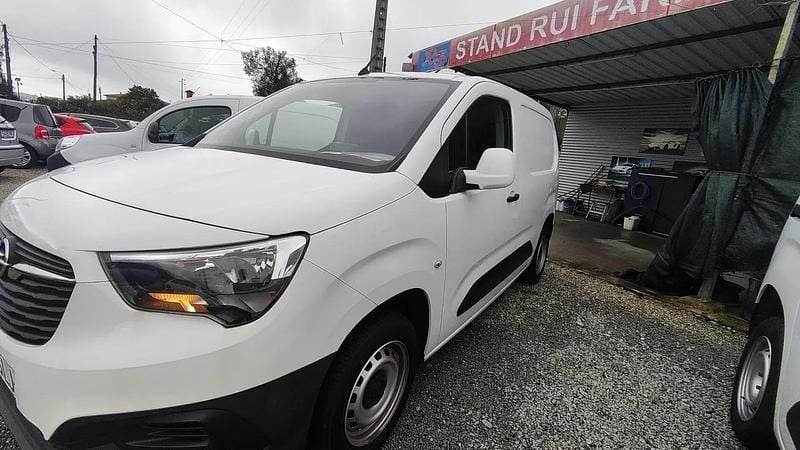 Usado Opel Combo Life Enjoy 102 HP (75 kW) 2020 Branco Carrinha