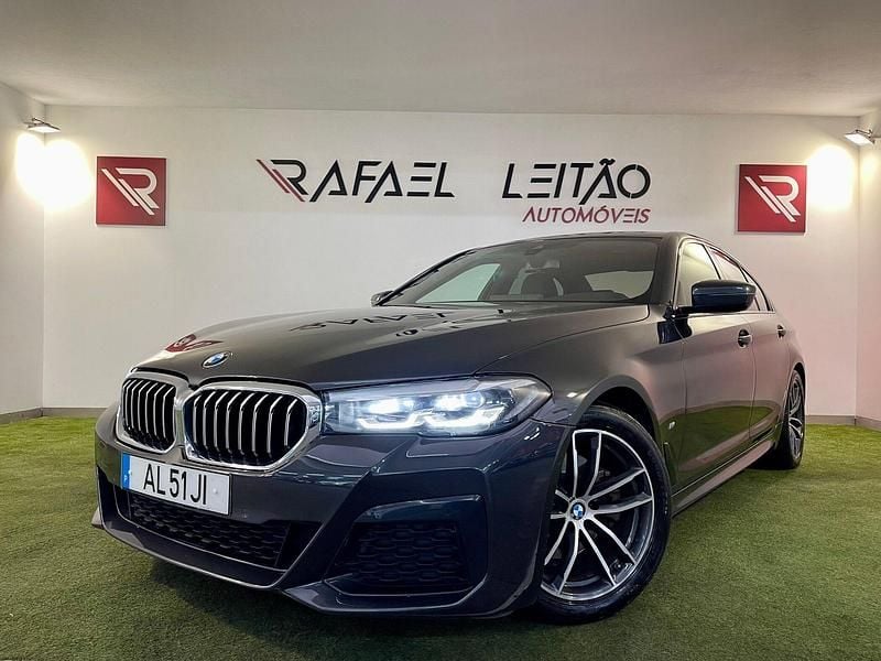 Cinza Usado 2021 BMW 520 Sedan | € 35.750 (Preço justo) - Imagem 1/4