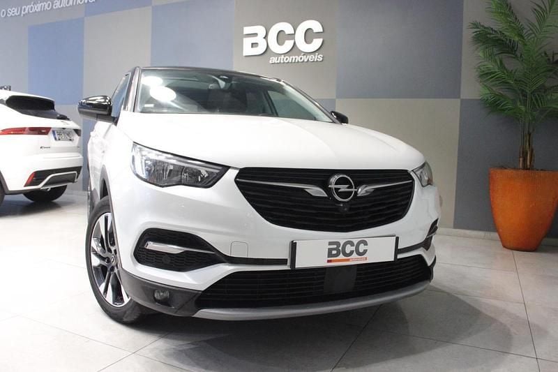 Usado Opel Grandland X Innovation 130 HP (95 kW) 2019 Branco SUV