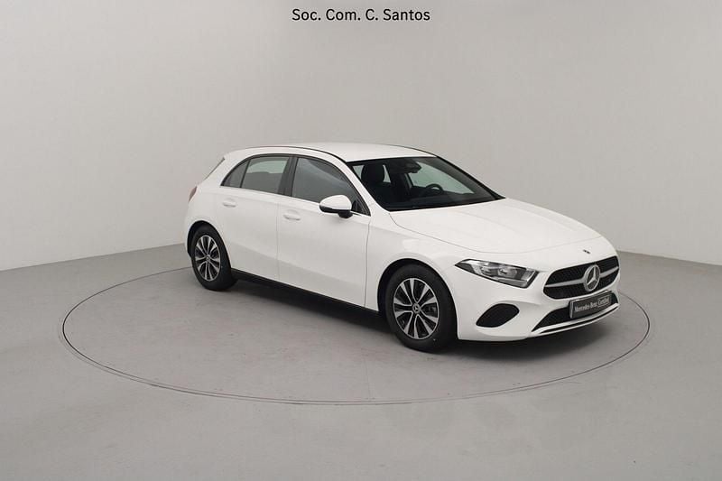 Branco Usado 2024 Mercedes A200 Sedan | € 30.000 (Bom preço) - Imagem 1/4