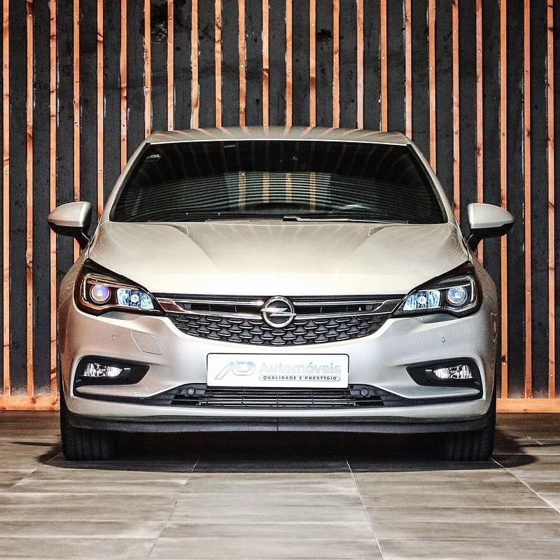 Cinza Usado 2019 Opel Astra Innovation | € 19.900 - Imagem 1/4