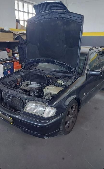 Usado 2000 Mercedes C220 Sedan | € 1.500 - Imagem 1/3