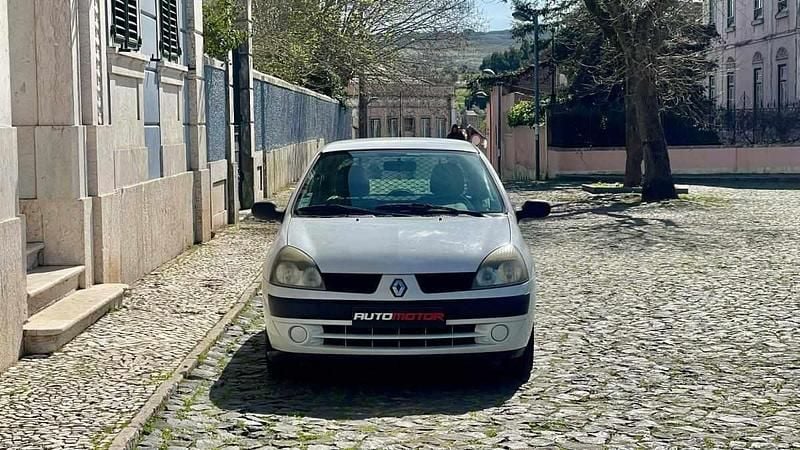 Usado Renault Clio II 64 HP (47 kW) 2005 Branco Citadino