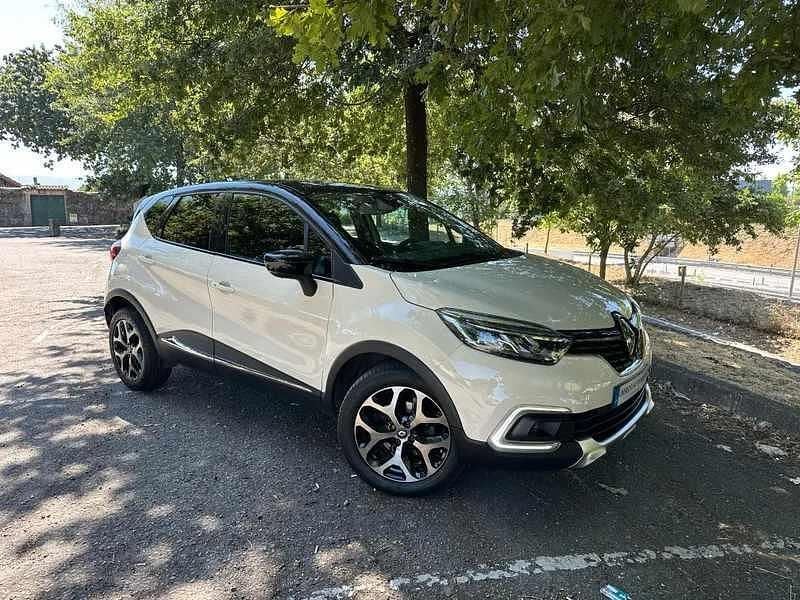 Bege Usado 2017 Renault Captur Initiale Paris SUV | € 15.990 (Preço justo) - Imagem 1/4