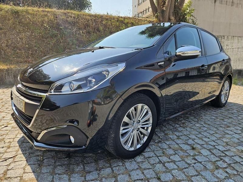 Usado 2017 Peugeot 208 Style Citadino | € 9.125 (Bom preço) - Imagem 1/4