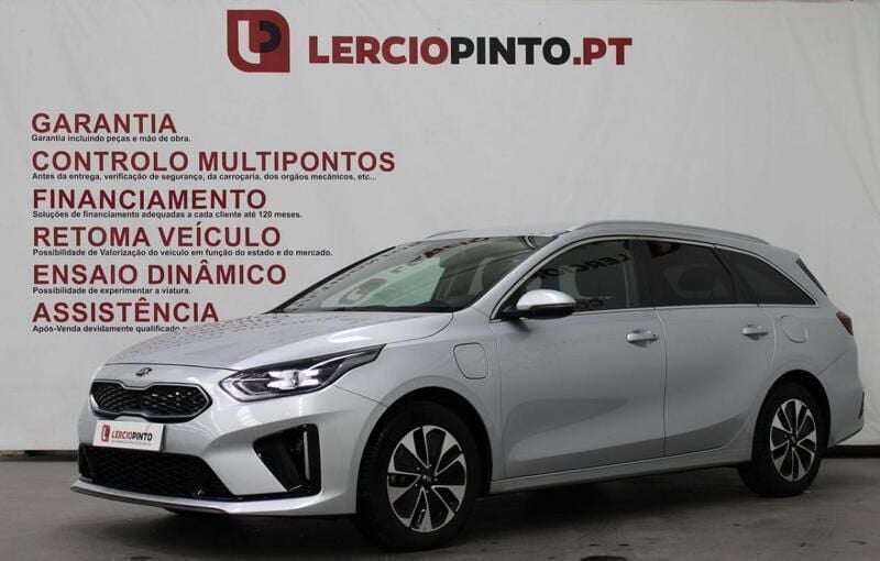 Cinzento Usado 2021 Kia Ceed Sedan | € 25.250 (Preço elevado) - Imagem 1/4