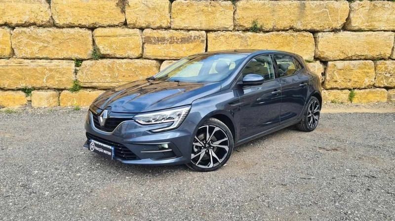 Usado Renault Mégane IV Intens 115 HP (84 kW) 2022 Cinzento (metalizado) Citadino