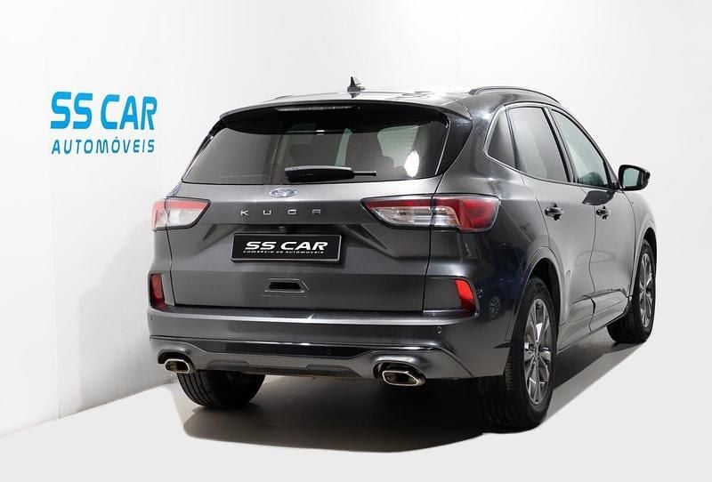 Usado Ford Kuga ST-Line 225 HP (165 kW) 2023 Cinza SUV