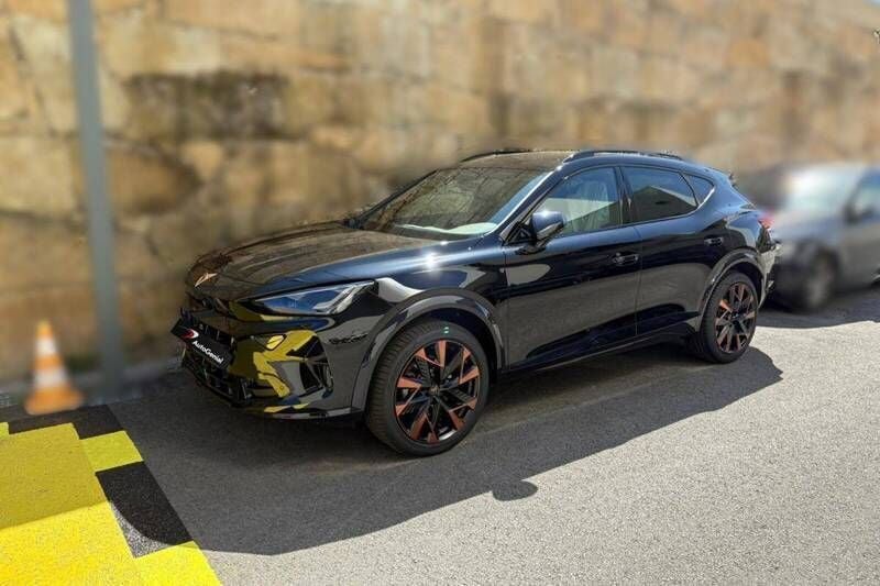 Cinza Novo 2025 Cupra Formentor SUV | € 40.990 (Preço justo) - Imagem 1/4