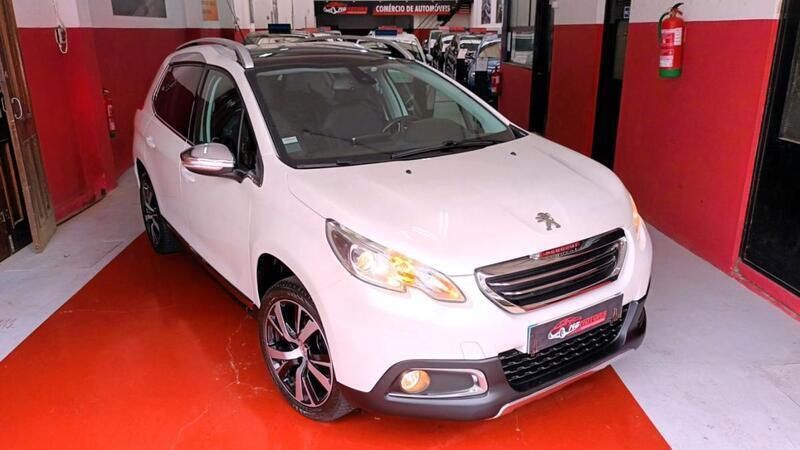 Branco Usado 2015 Peugeot 2008 Allure SUV | € 10.990 (Preço justo) - Imagem 1/4