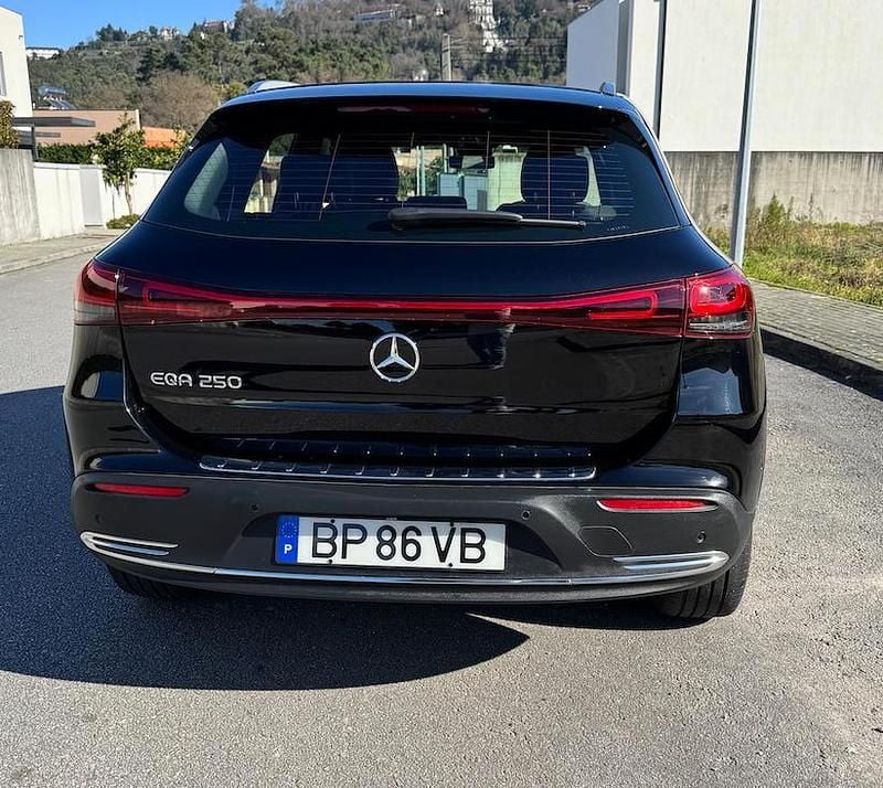 Usado Mercedes EQA250 Progressive 139 kW (190 HP) 2021 Preto SUV