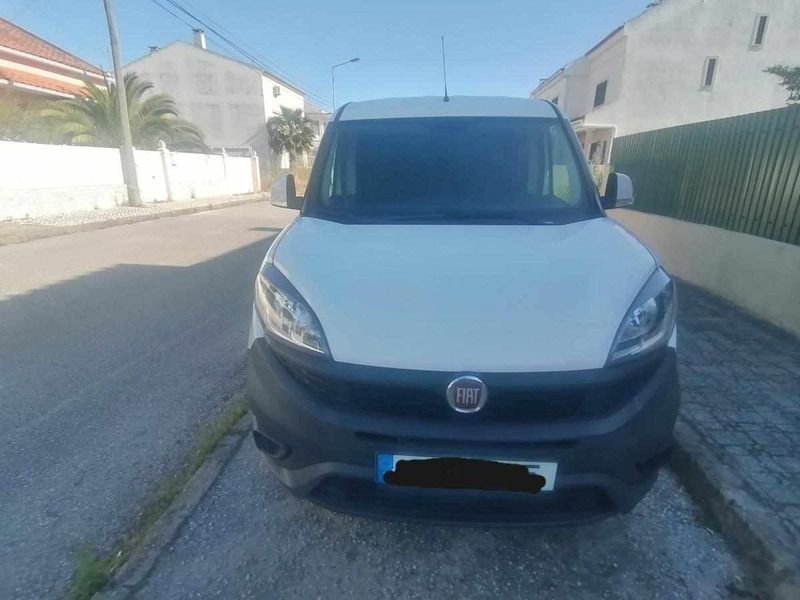 Branco Usado 2018 Fiat Doblò Monovolume | € 8.900 (Bom preço) - Imagem 1/4