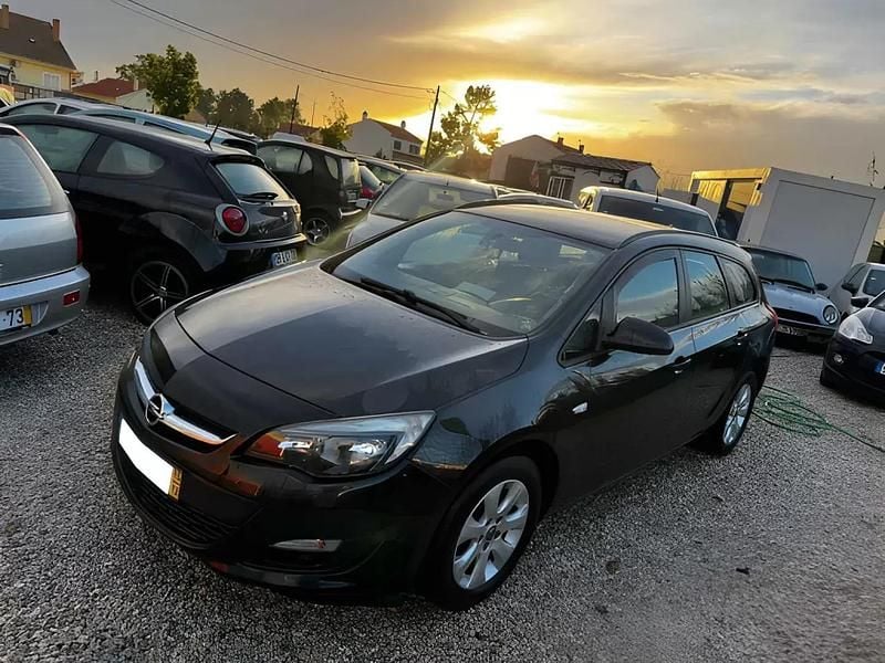 Usado Opel Astra Business Edition 110 HP (80 kW) 2015 Preto Carrinha