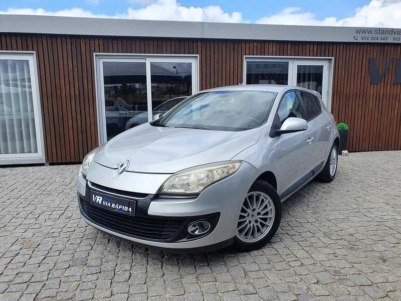 Cinza Usado 2012 Renault Mégane III Dynamique | € 6.990 (Preço justo) - Imagem 1/4